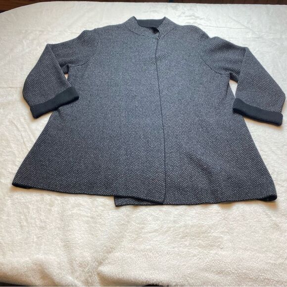 Benedetto B Black and Gray Herringbone Merino wool Blend Cardigan - Picture 1 of 11